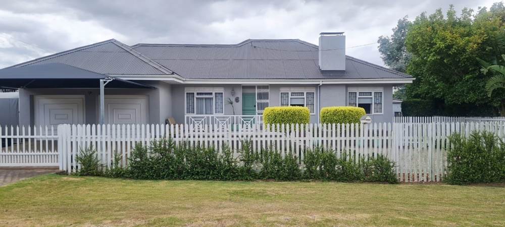 4 Bed House in Hartenbos photo number 2