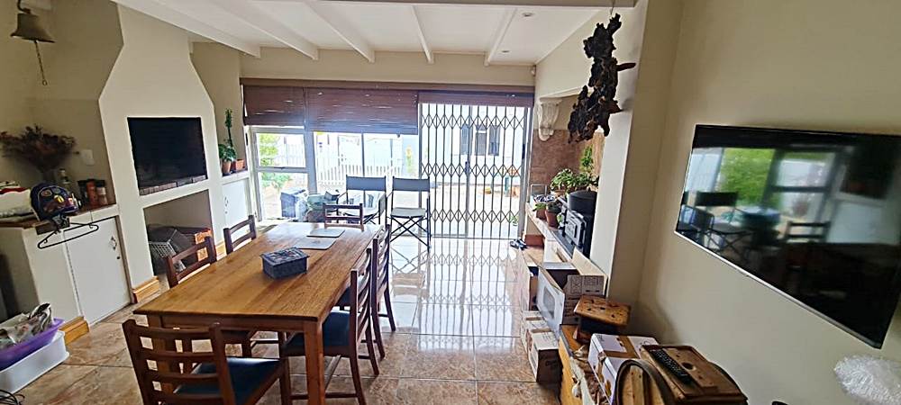4 Bed House in Hartenbos photo number 6