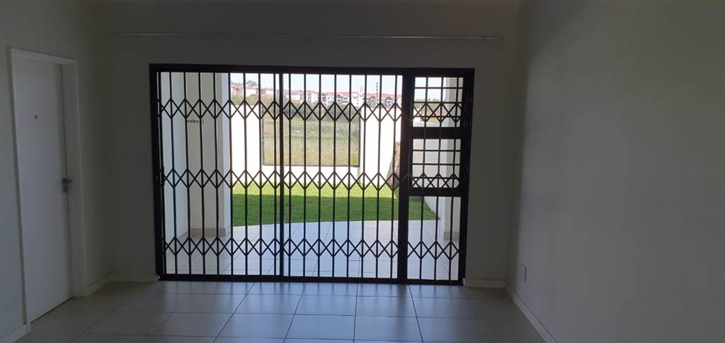 3 Bed Apartment in Modderfontein photo number 18