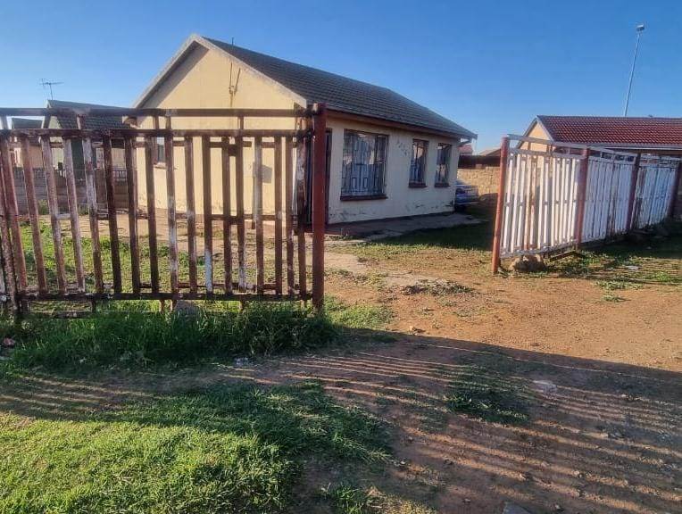 2 Bed House in Sebokeng Zone 16 photo number 3