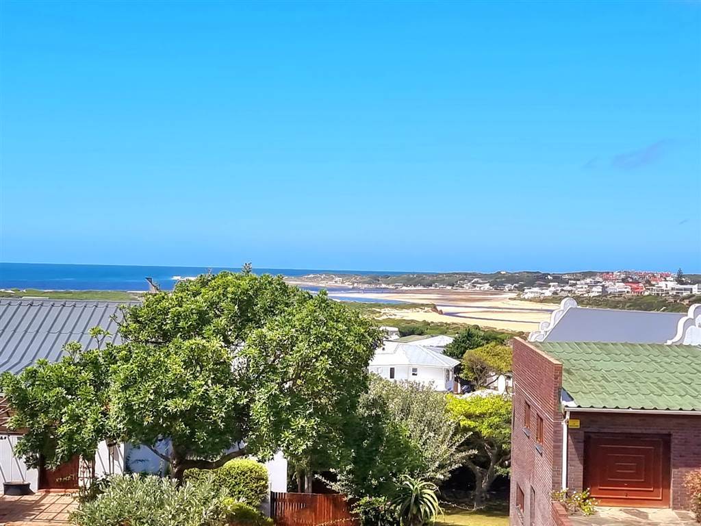 5 Bed House in Stilbaai photo number 16