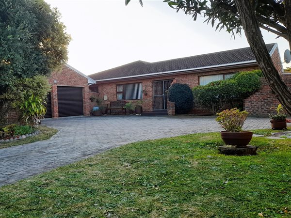 4 Bedroom House 4 Bedroom House
