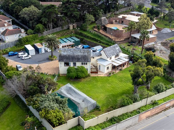5 Bedroom House 5 Bedroom House