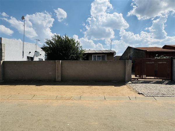 4 Bed House in Daveyton