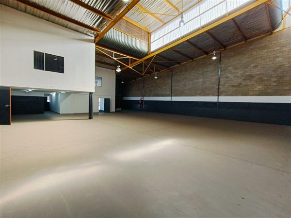 580  m² Industrial space