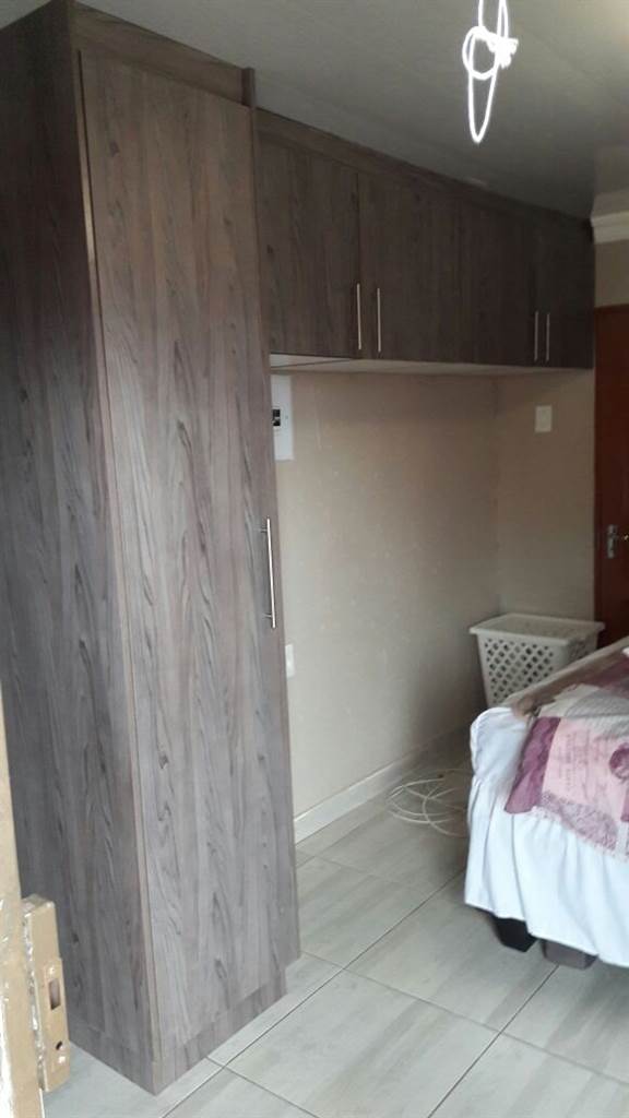 1 Bed Apartment in Tembisa photo number 9