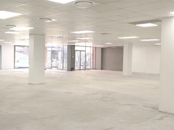 644 m² Retail Space 644 m² Retail Space