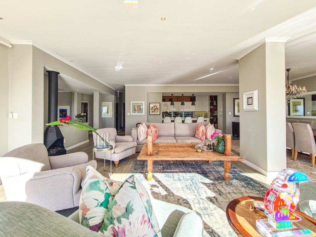 3 Bed House in Fresnaye photo number 11