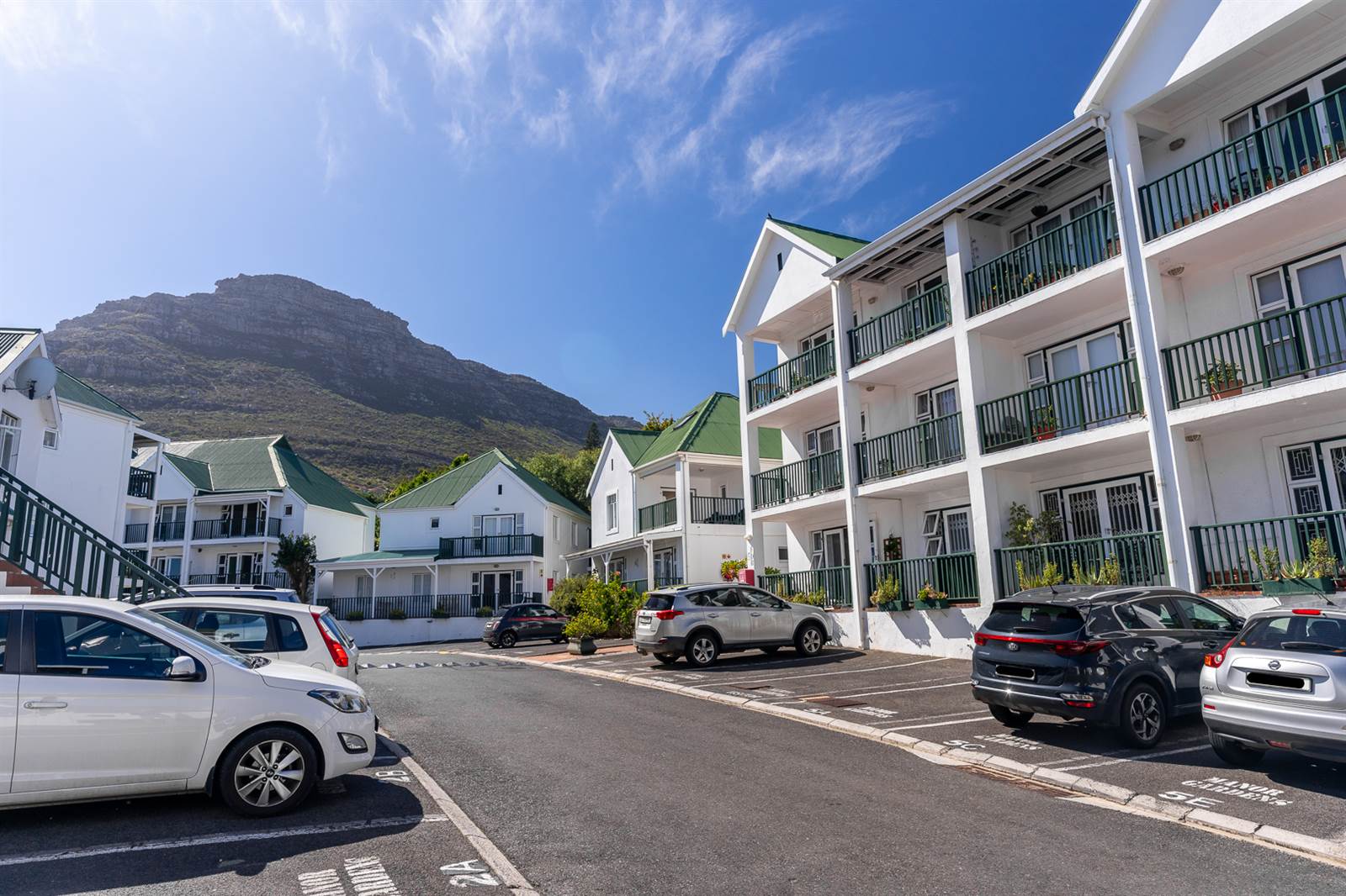 2 Bed Apartment in Hout Bay and surrounds photo number 20