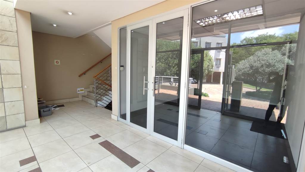 394  m² Commercial space in Greenstone Hill photo number 15