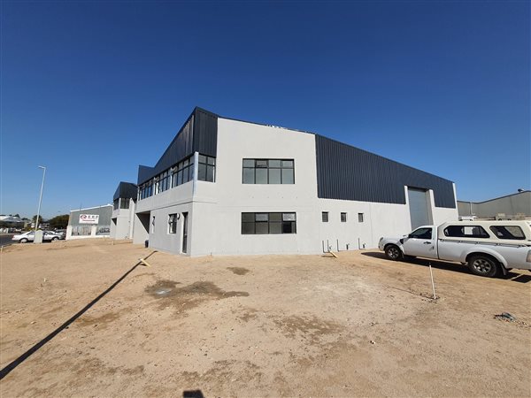 920  m² Industrial space