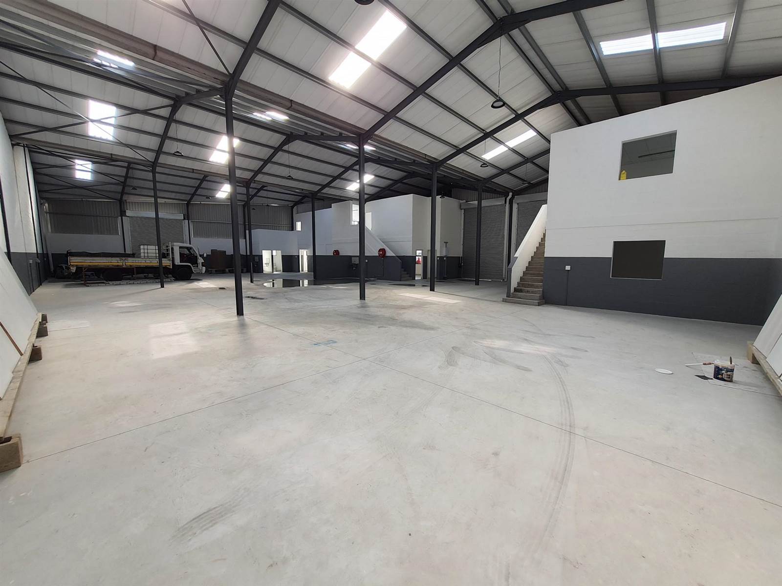 920  m² Industrial space in Kuilsriver photo number 2