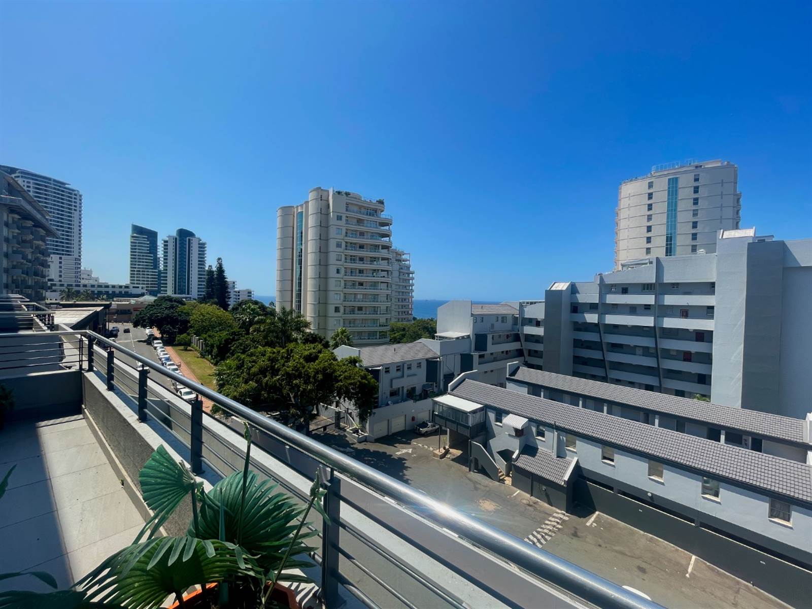 87  m² Commercial space in Umhlanga Rocks photo number 10