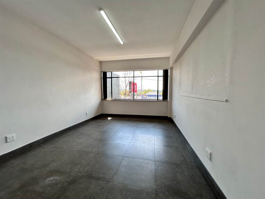 71  m² Commercial space in Greenside photo number 9