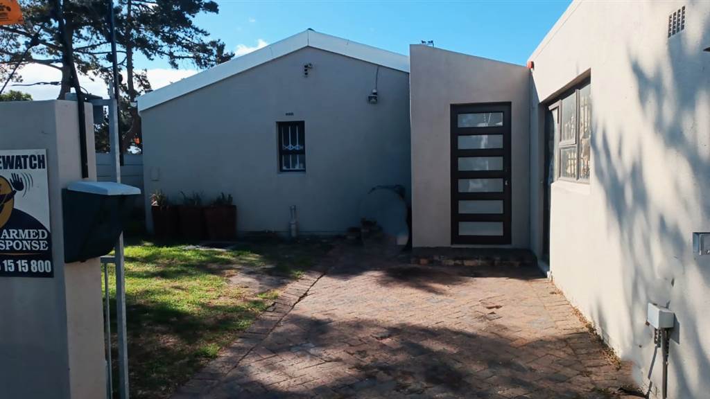 3 Bed House in Pinelands photo number 5