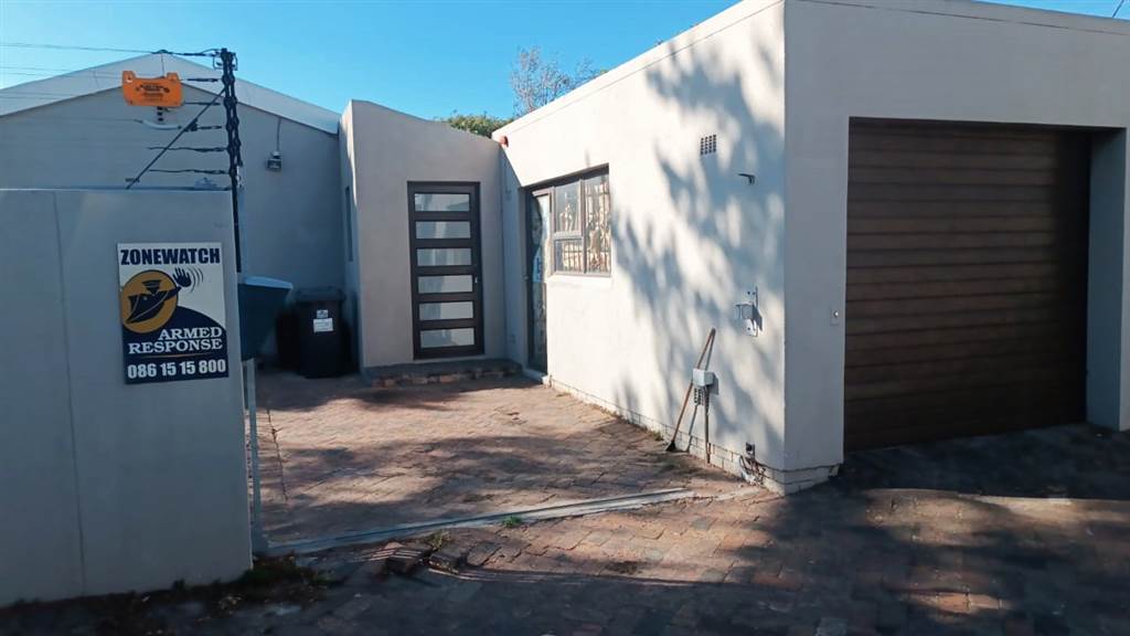 3 Bed House in Pinelands photo number 2