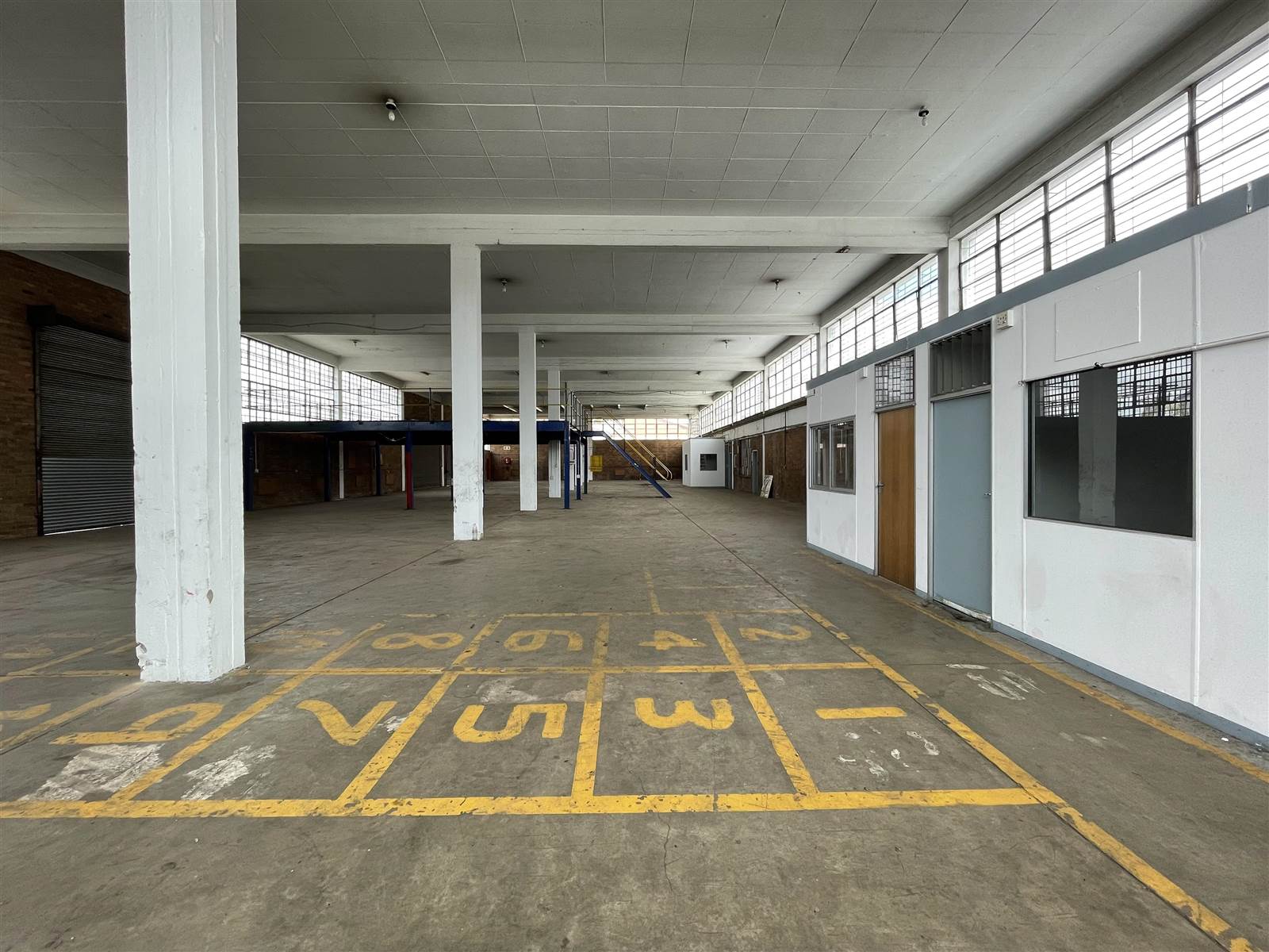1332  m² Industrial space in Benrose photo number 8