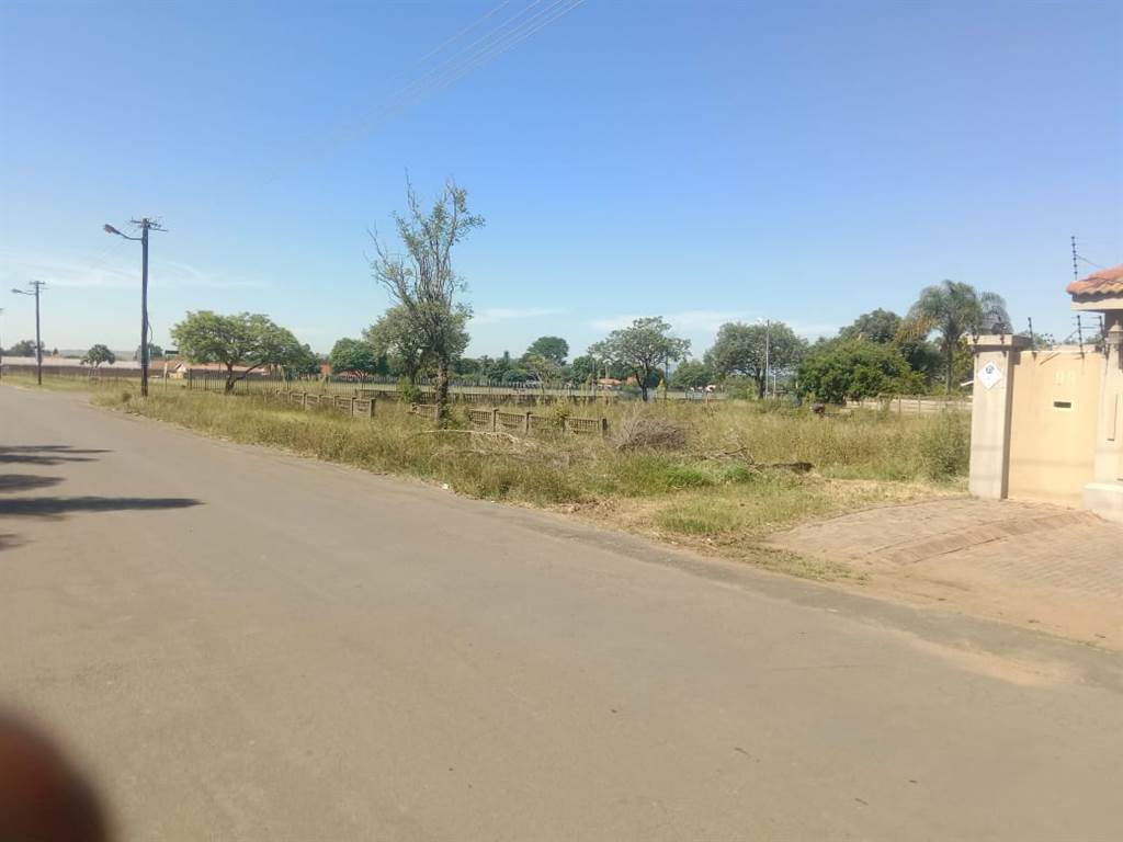 1655 m² Land available in Vryheid photo number 3