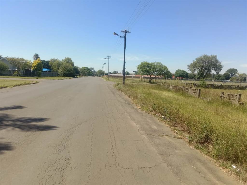 1655 m² Land available in Vryheid photo number 8