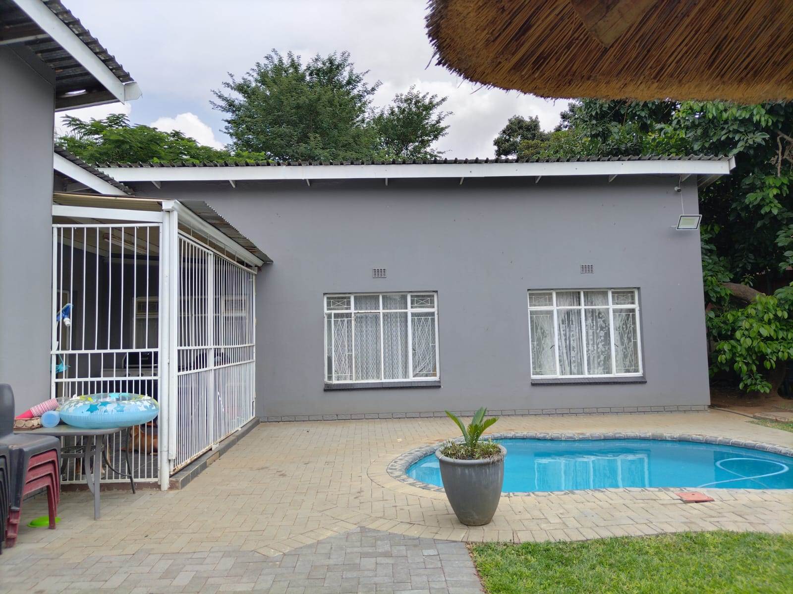 4 Bed House in Protea Park photo number 10