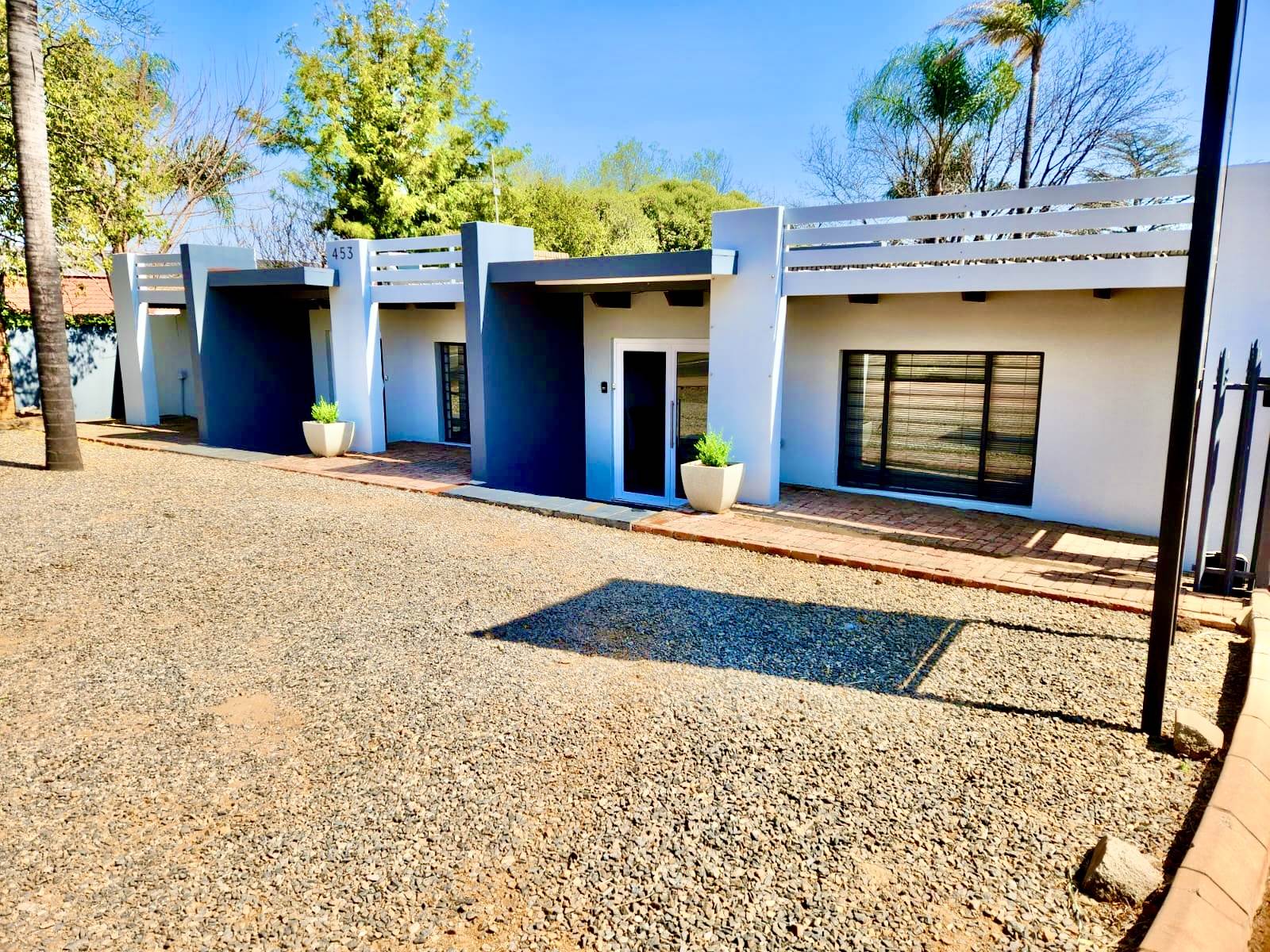 550  m² Commercial space in Garsfontein photo number 1