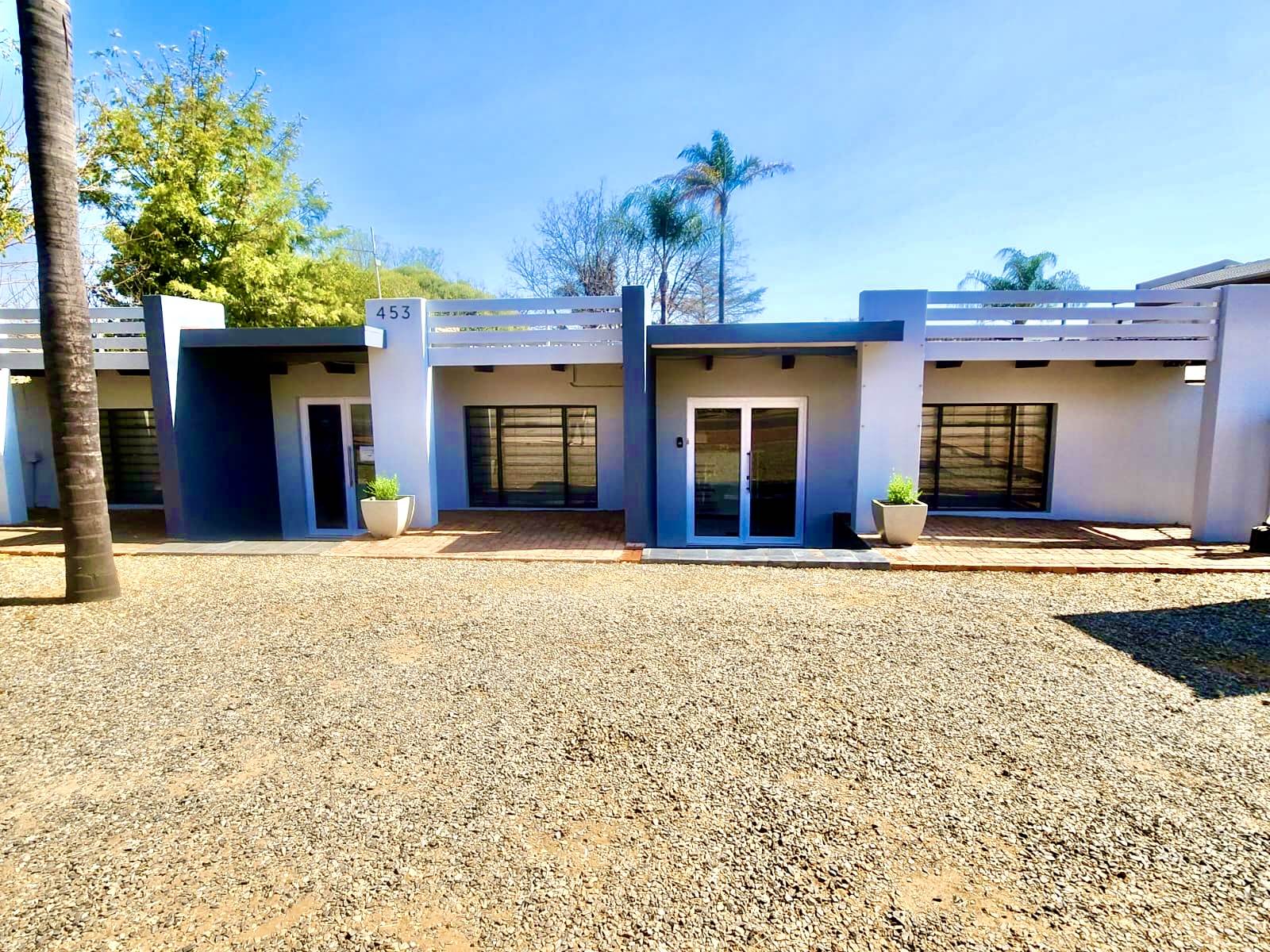 550  m² Commercial space in Garsfontein photo number 2