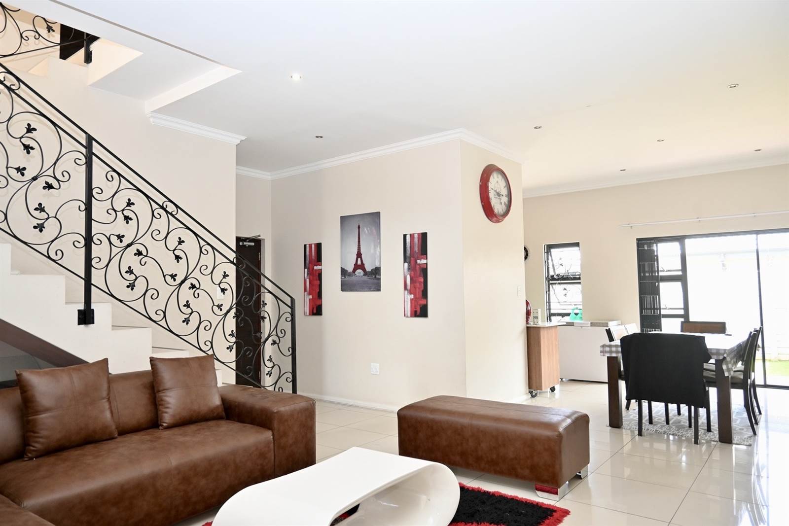 3 Bed Townhouse in Greenside photo number 10