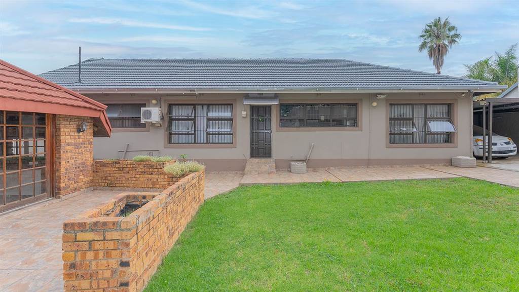 4 Bed House for sale in Edenglen T4531555 Private Property