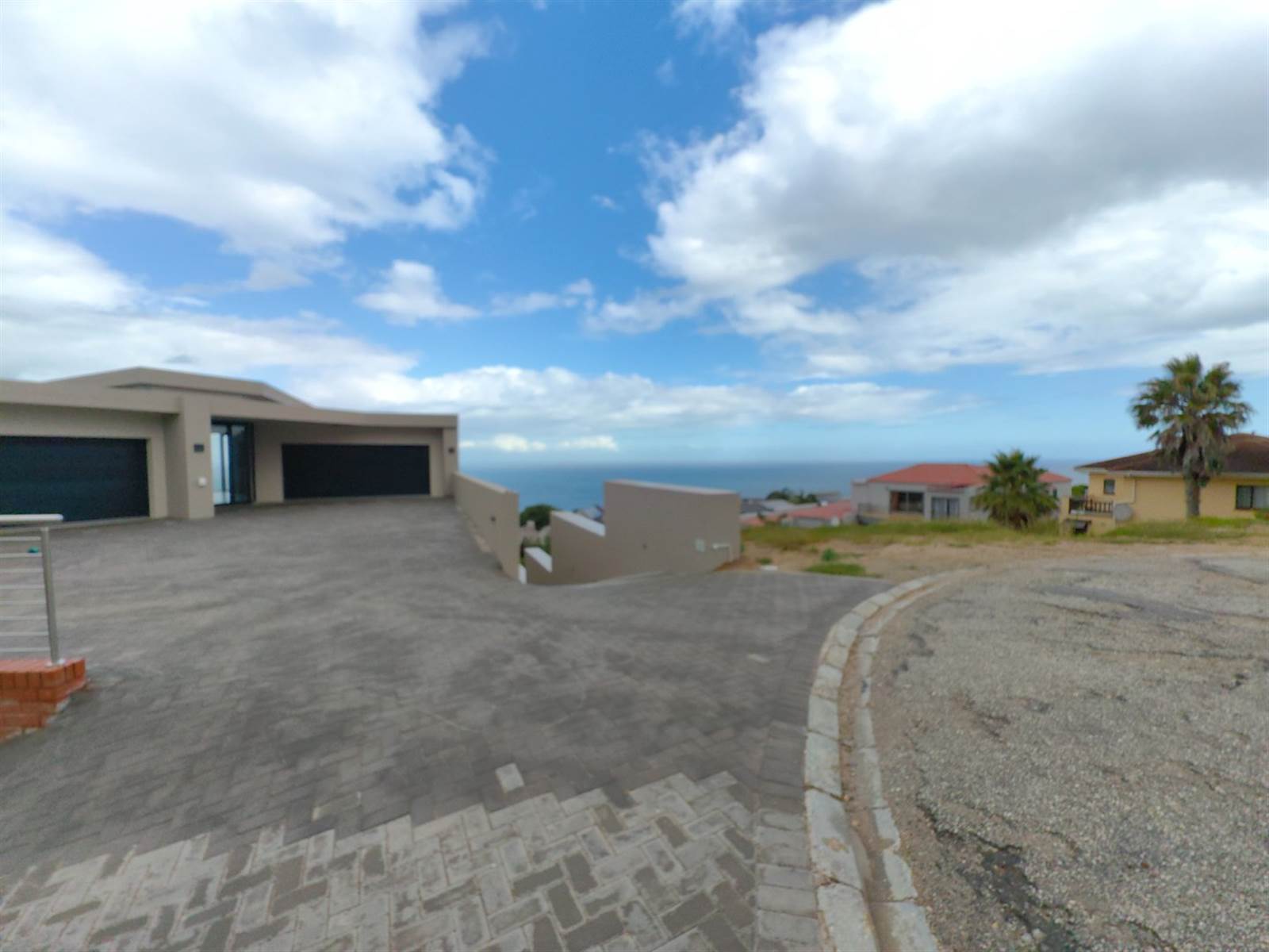 940 m² Land available in Herolds Bay photo number 7