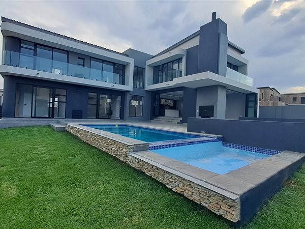 4 Bedroom House 4 Bedroom House