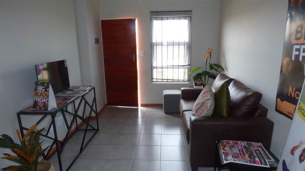 2 Bed House in Lenasia photo number 6