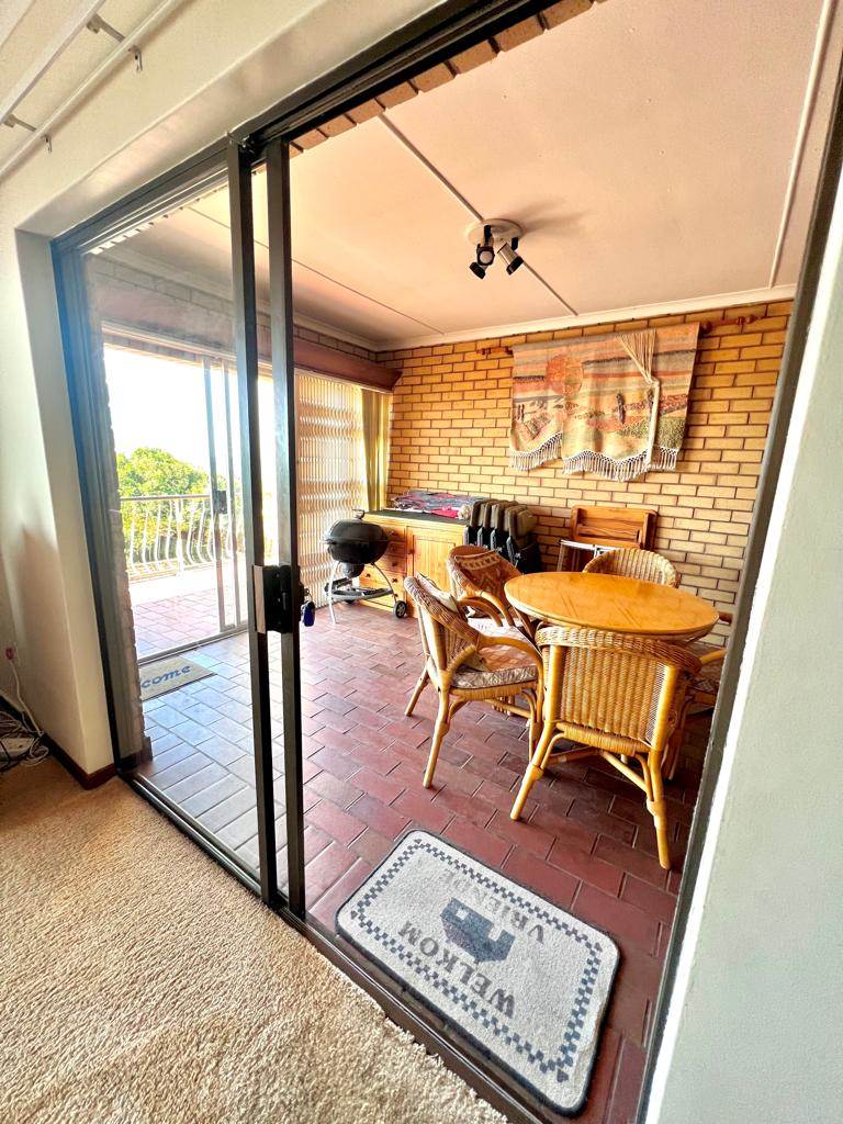 3 Bed Apartment in Scottburgh Central photo number 7