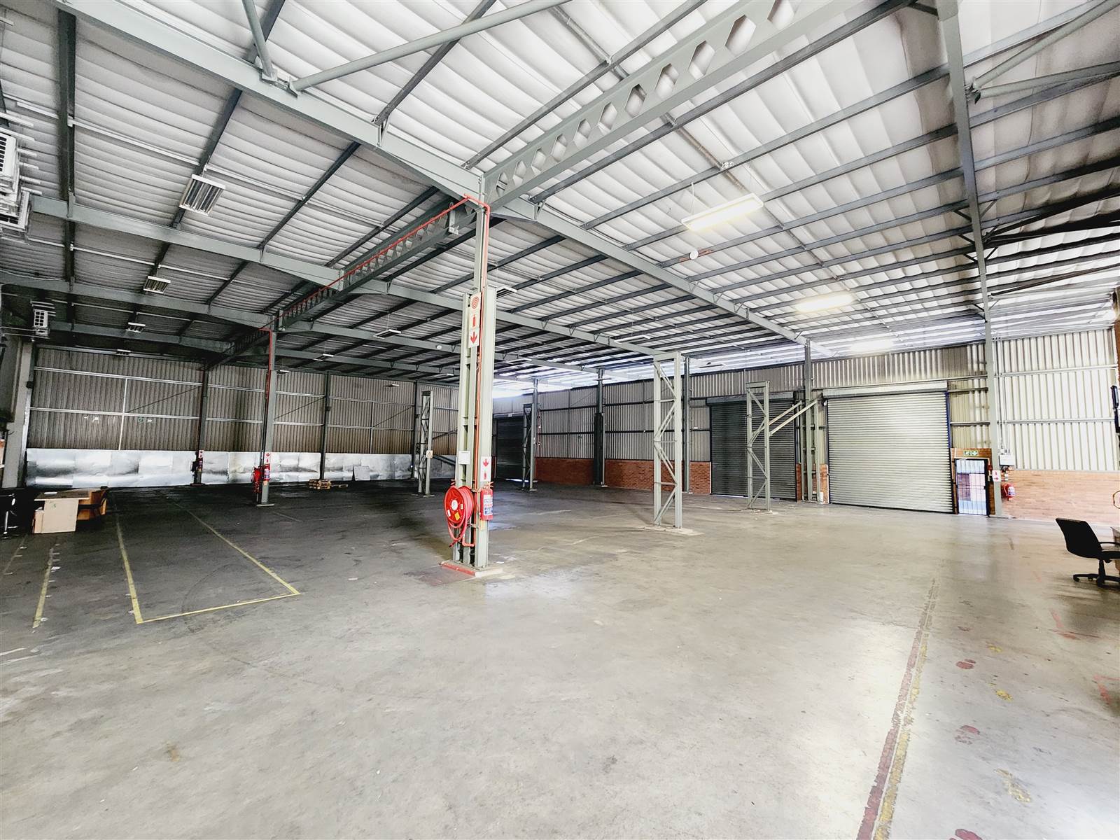 1250  m² Industrial space in Strydompark photo number 8