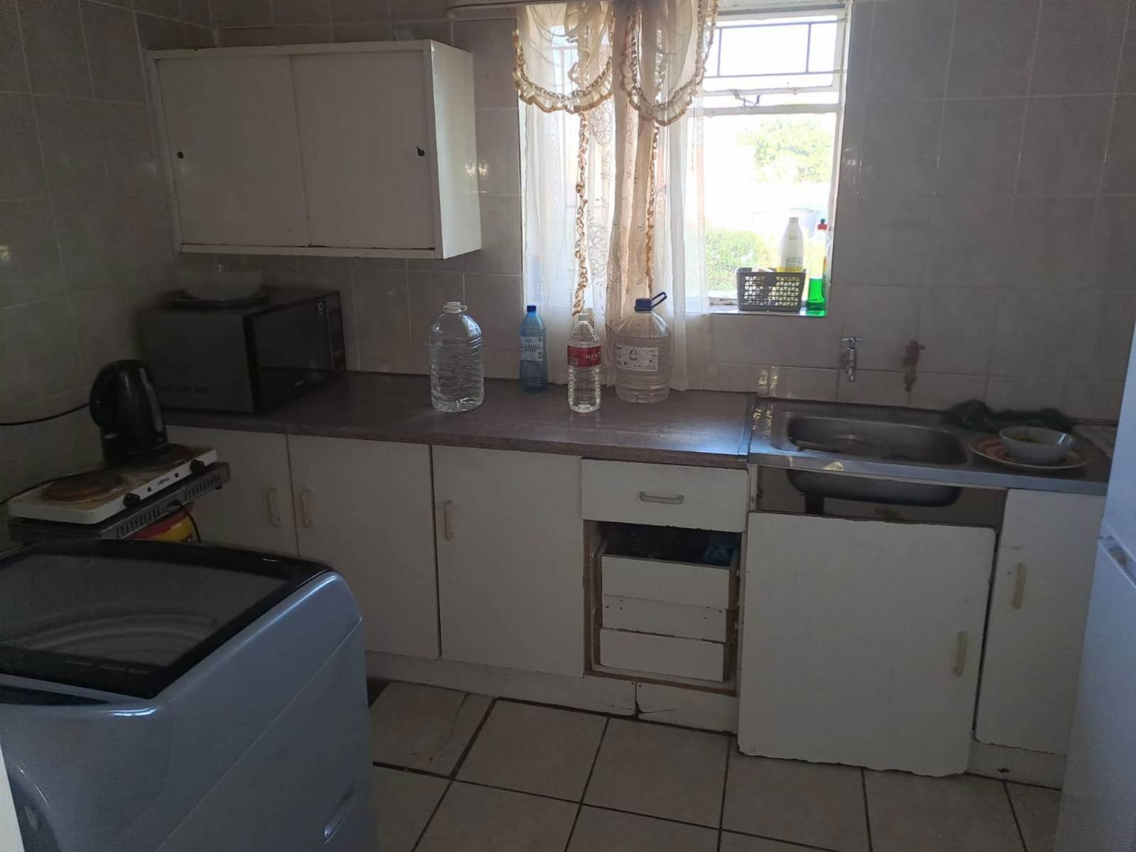 2 Bed Apartment in Robertson photo number 8