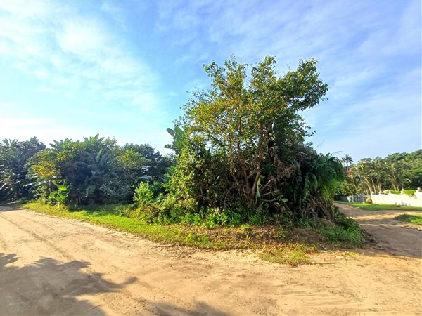 1 054 m² Land