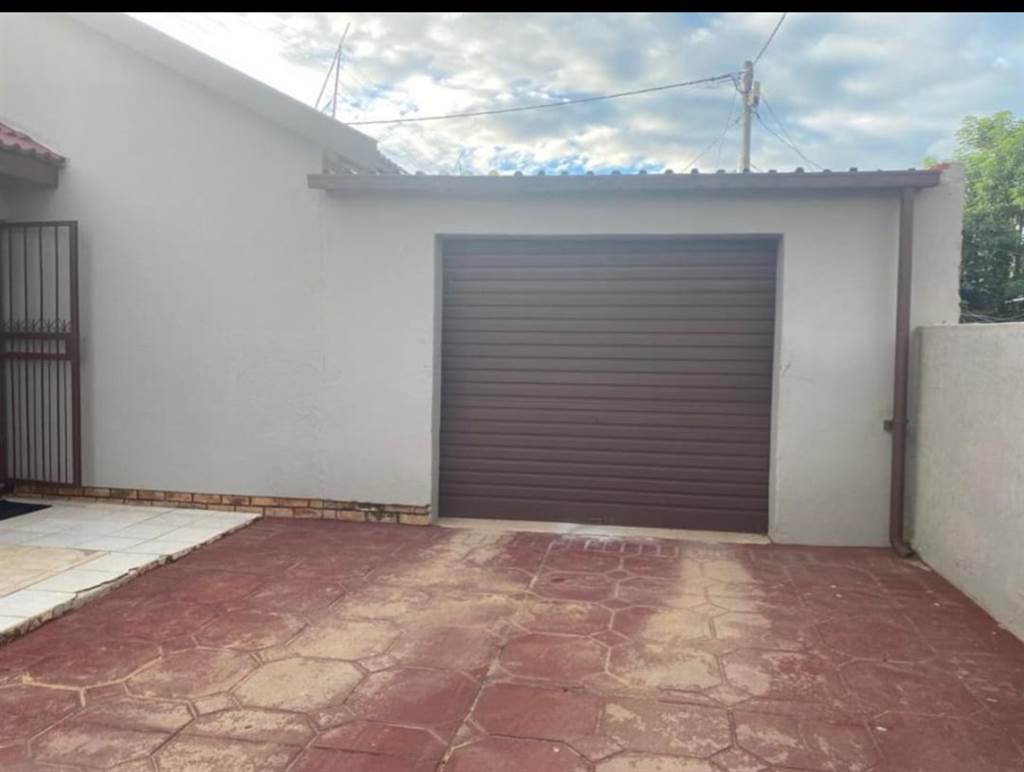 3 Bed House in Mamelodi East photo number 21