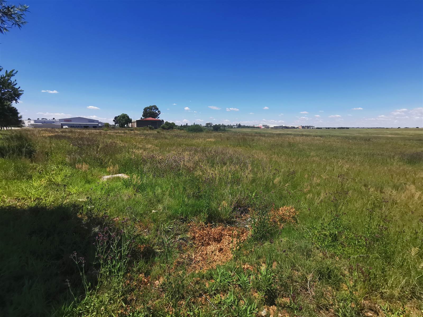 4 ha Land available in Adamayview photo number 3