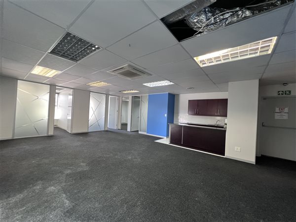 312  m² Commercial space