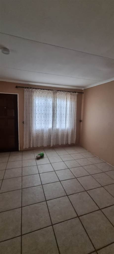 3 Bed Duet in Wolmer photo number 12