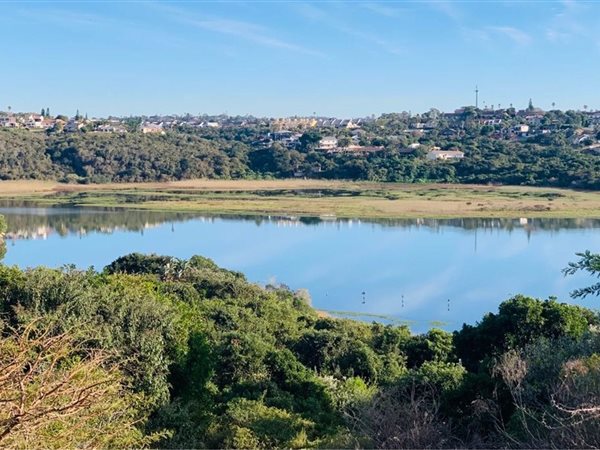 619 m² Land available in Beacon Bay