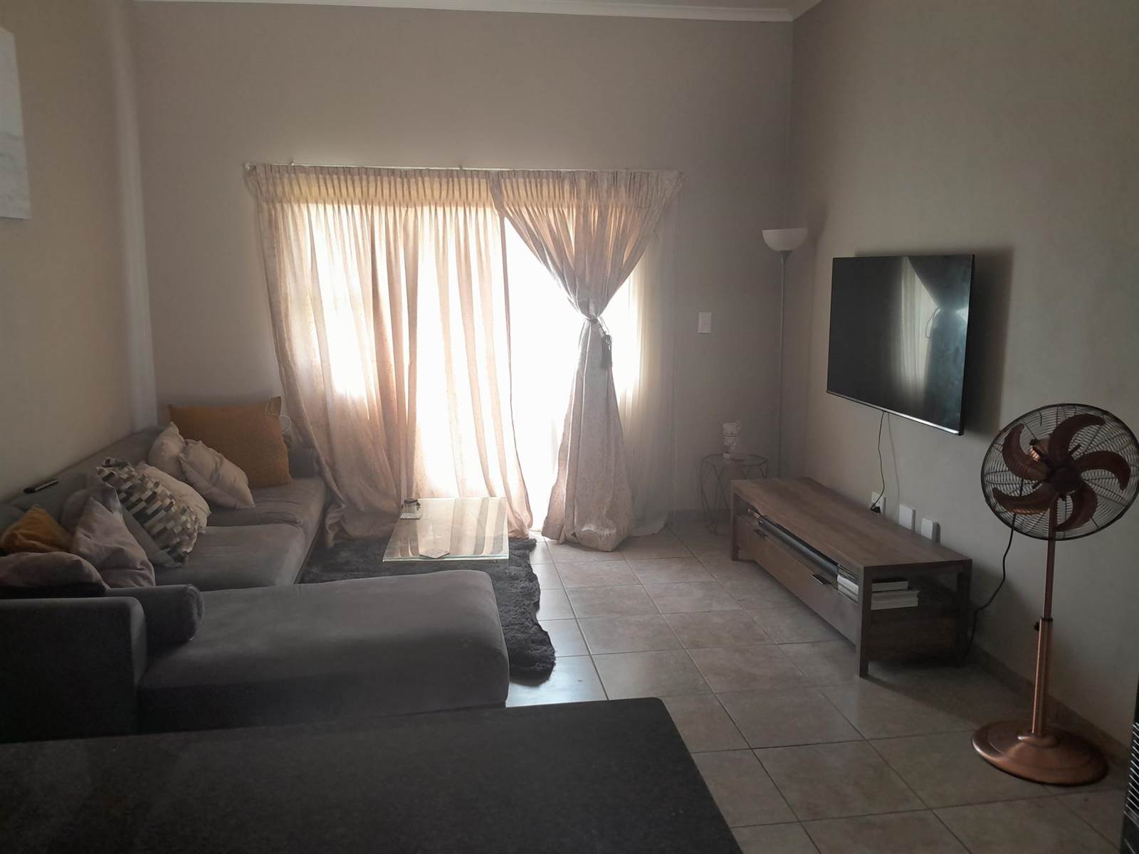 2 Bed Apartment in Ruimsig photo number 9