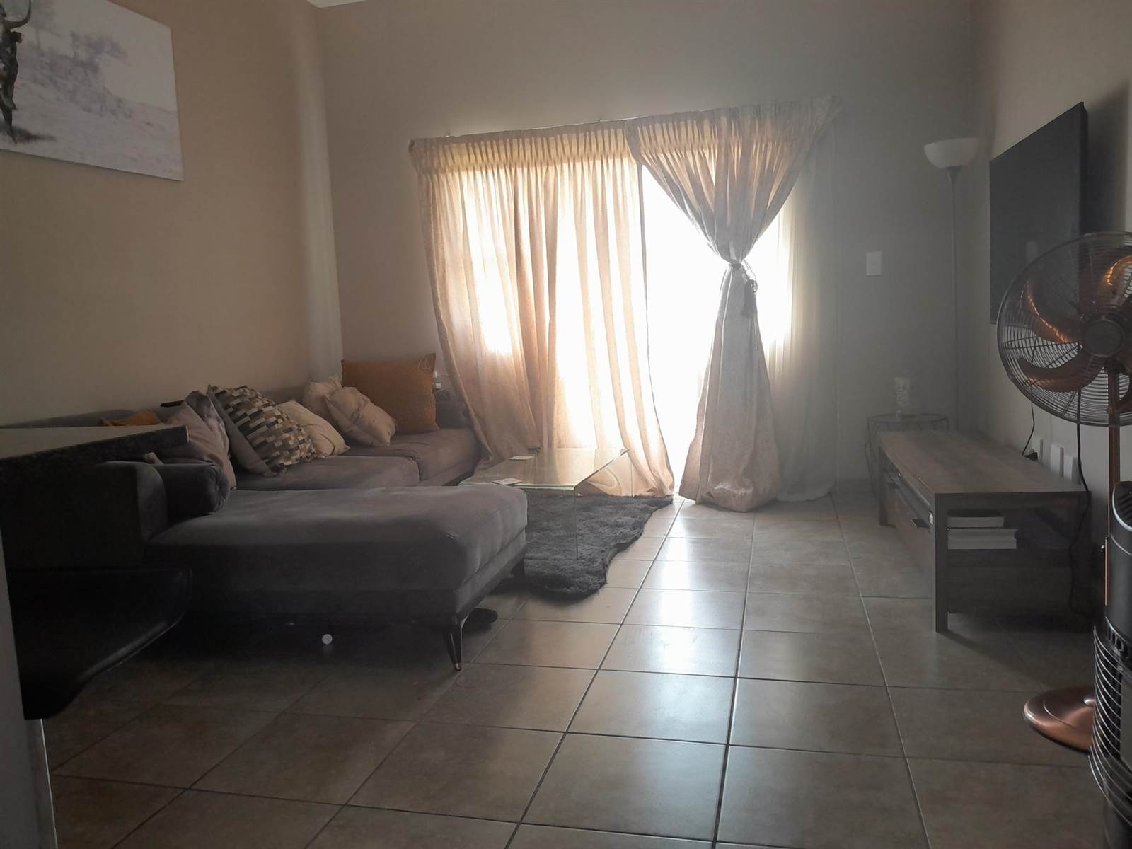 2 Bed Apartment in Ruimsig photo number 11