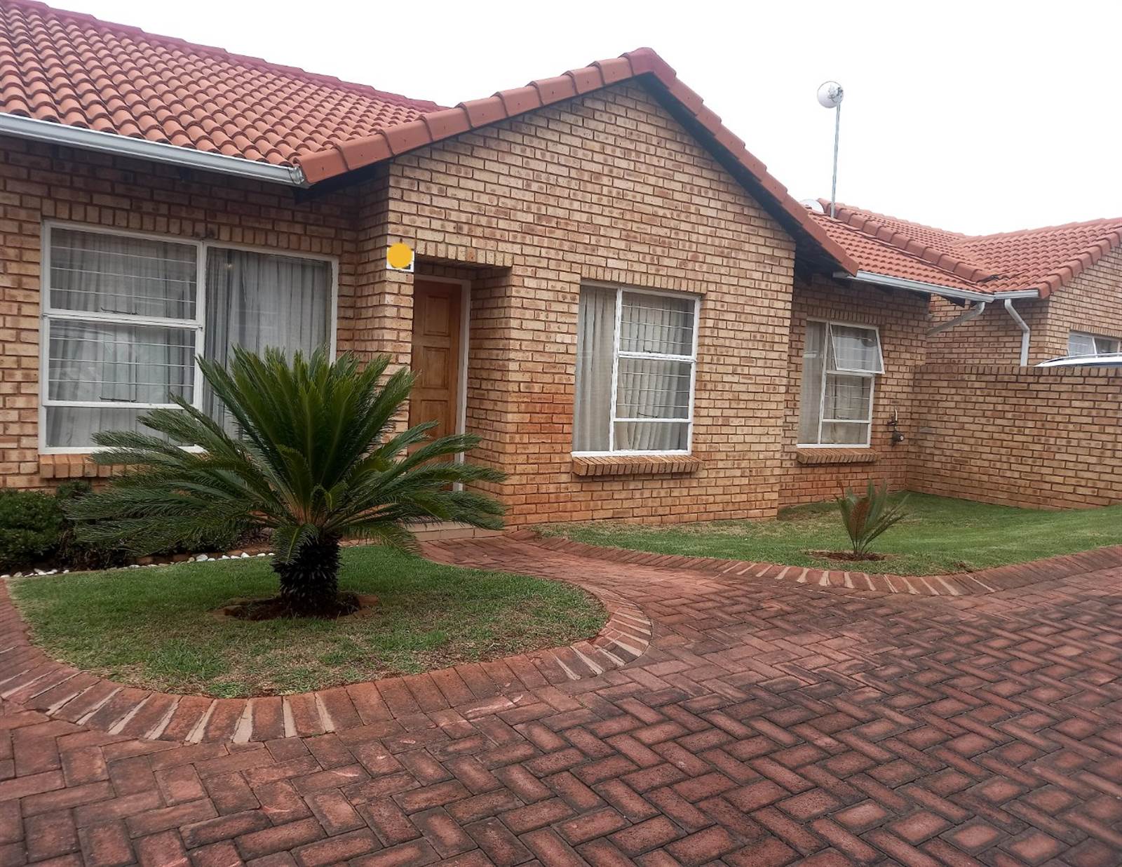3 Bed Apartment in Grobler Park photo number 18