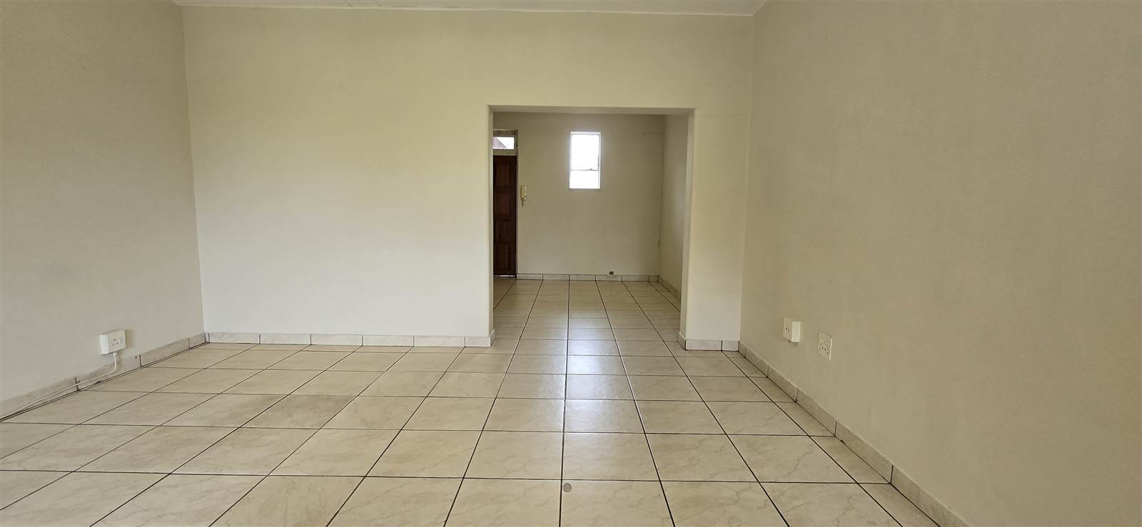 2 Bed Apartment in Lambton photo number 8