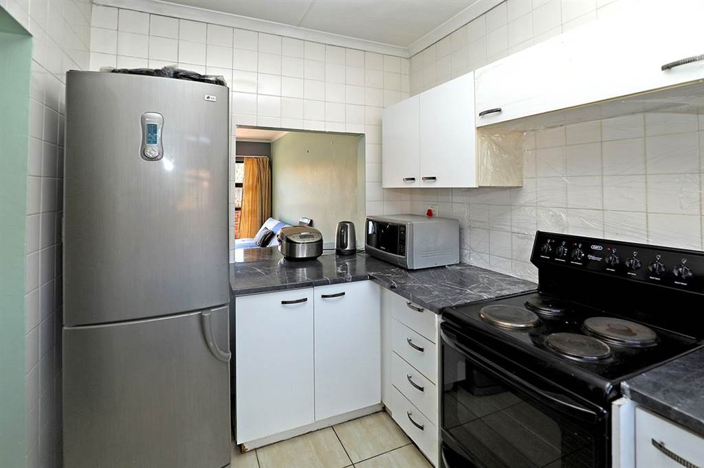 2 Bed Apartment in Buccleuch photo number 4