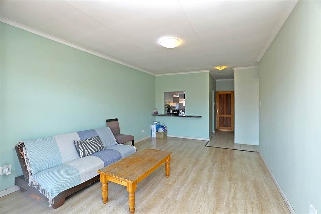 2 Bed Apartment in Buccleuch photo number 7