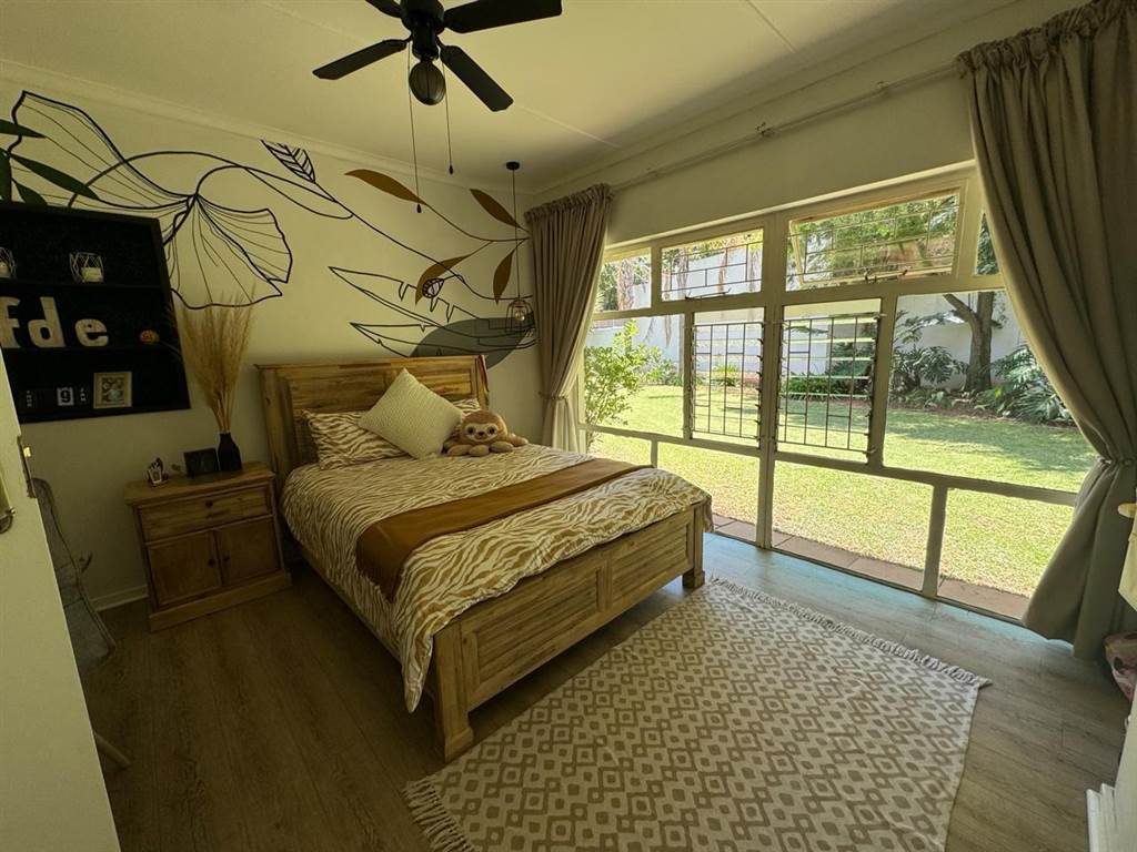4 Bed House in Wilkoppies photo number 3
