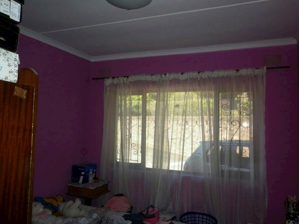 4 Bed House in Umzinto photo number 13