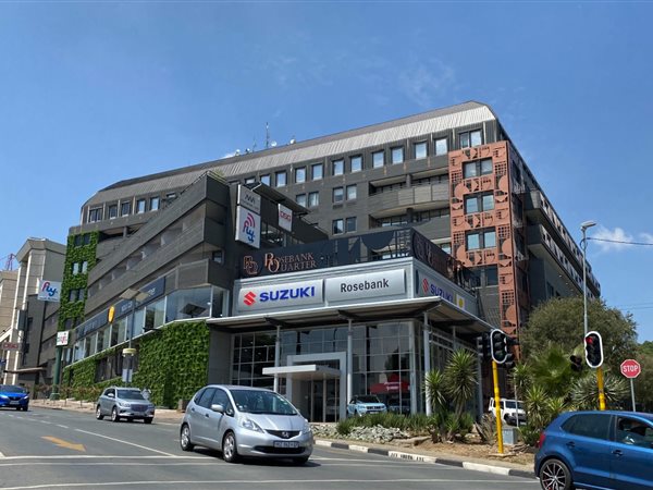137  m² Commercial space