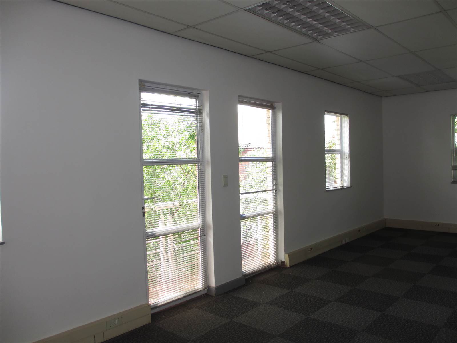 572  m² Commercial space in Fourways photo number 15